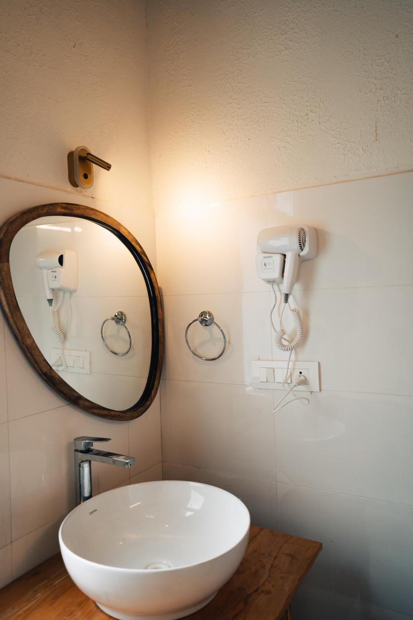 Ferienwohnung Soho House Jibhi Exterior foto