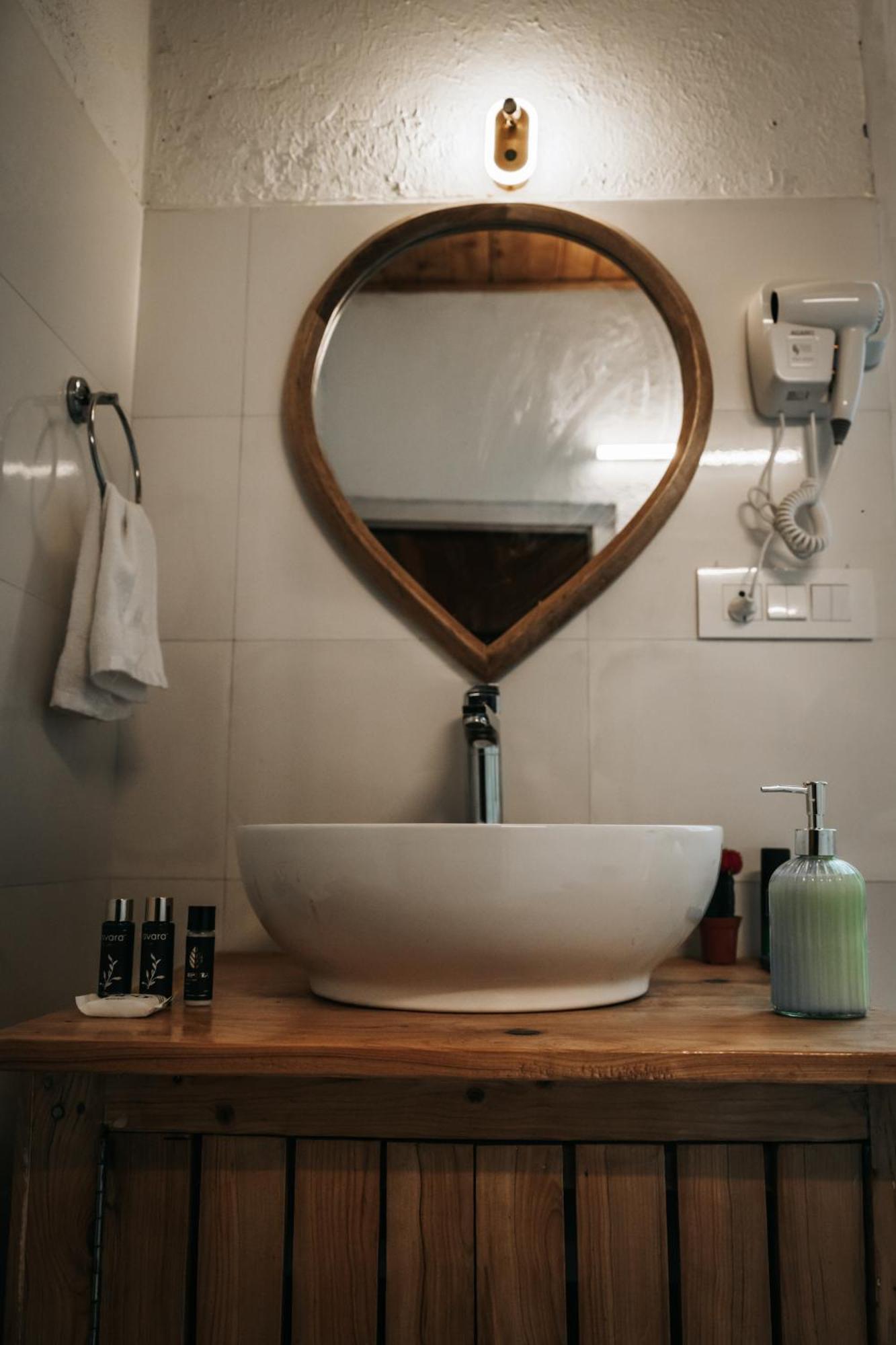 Ferienwohnung Soho House Jibhi Exterior foto